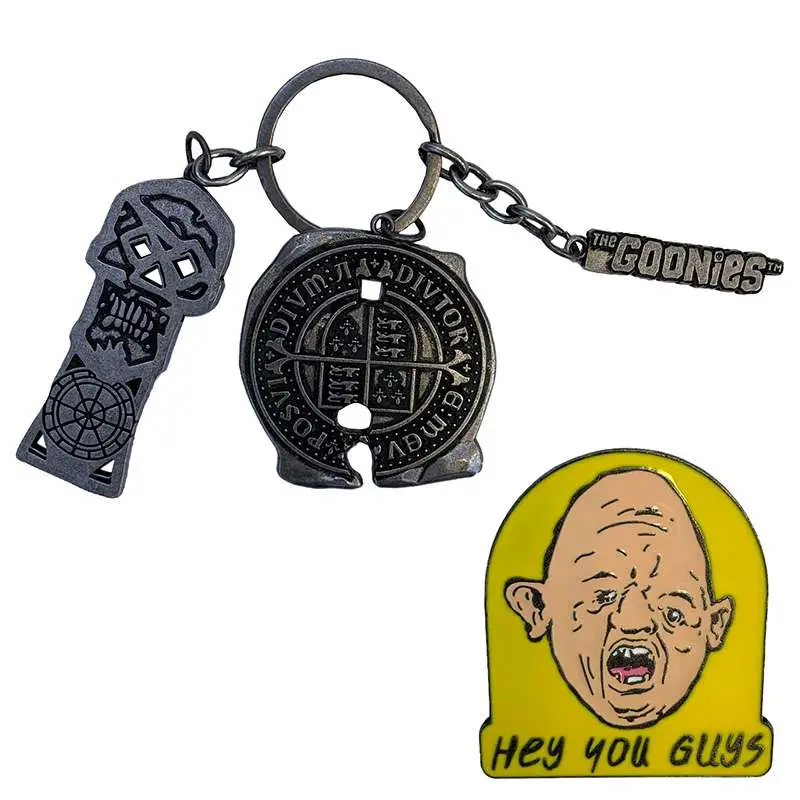 the goonies chs keychain+pin set
