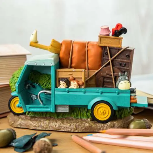 totoro three wheeler diorama & calendar
