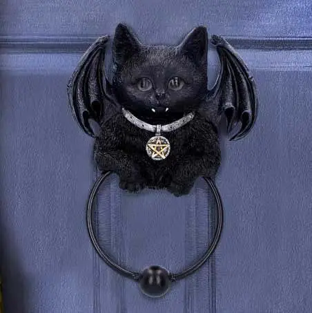 vampuss black bat cat door knocker