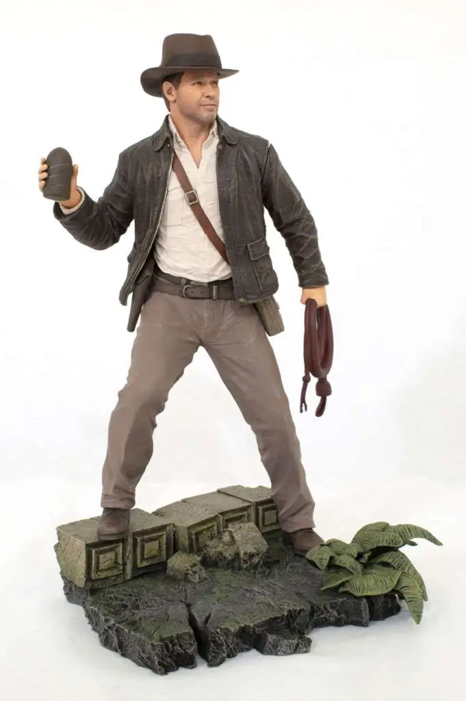 indiana jones prem coll treasures statue