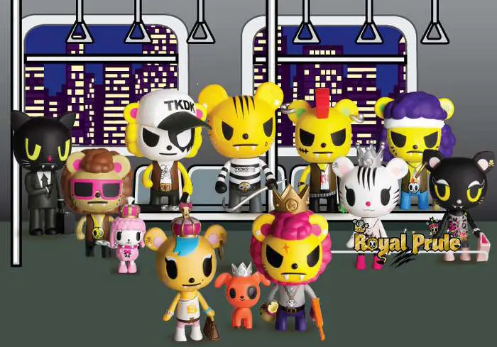 royal pride mini figure display (16)