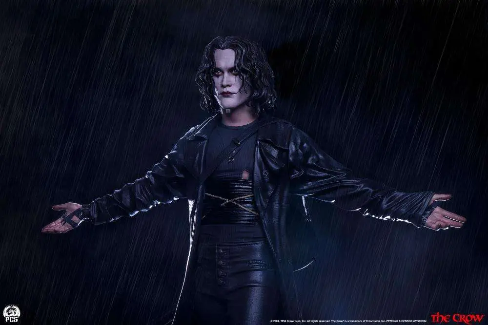 the crow 1:3 scale statue
