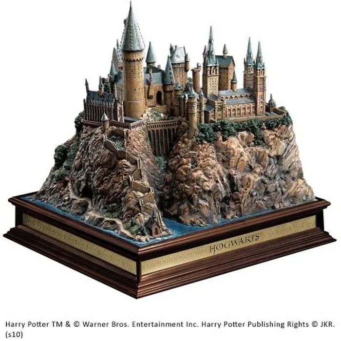 hp hogwarts sculture