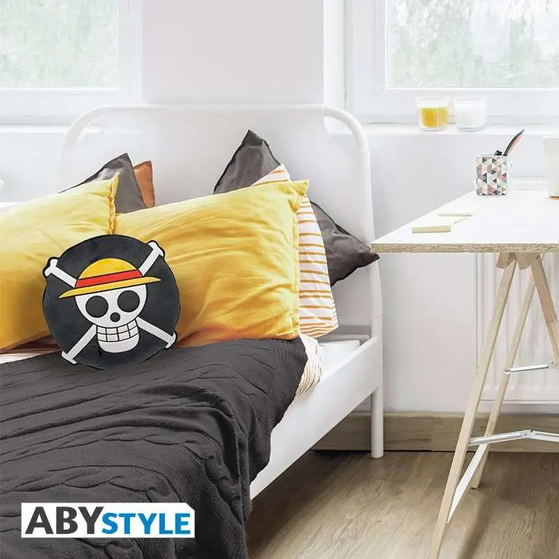 one piece skull cushion