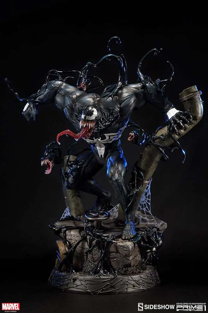 venom statue