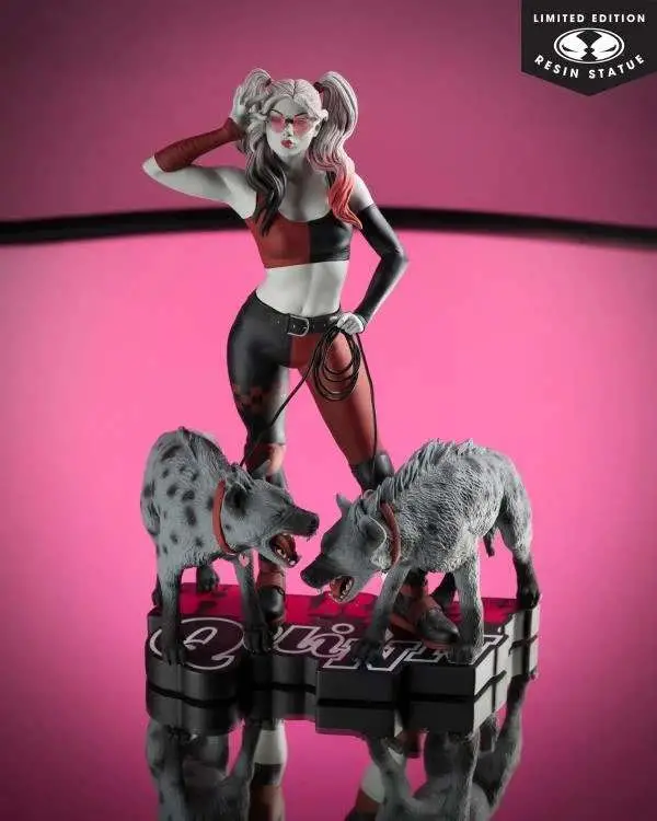 dc direct harley quinn red white & black  by jenny frison resin statue